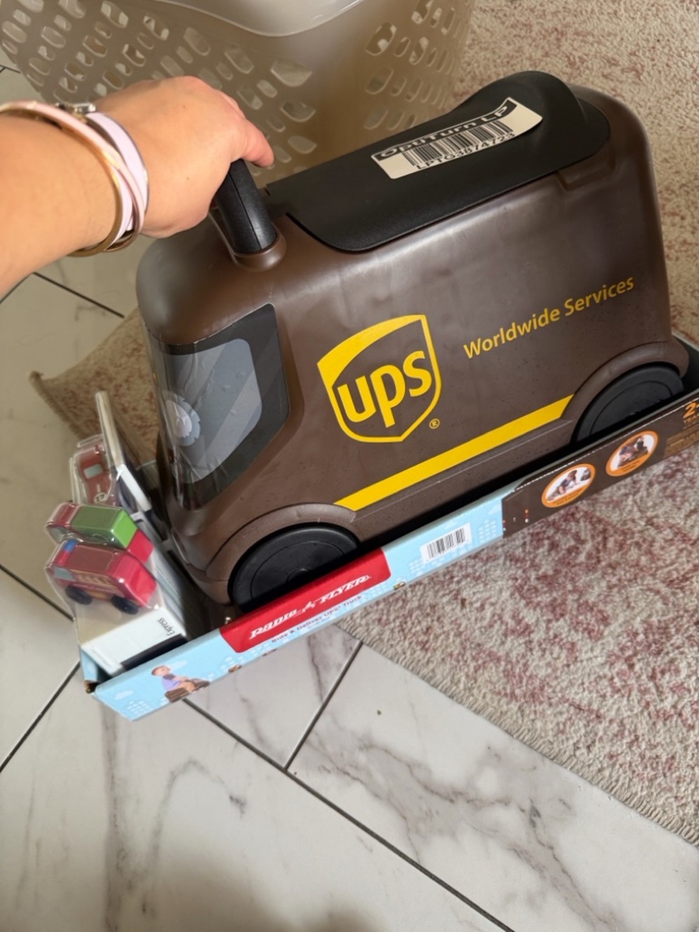 Radio Flyer UPS Delivery Truck Ride-On